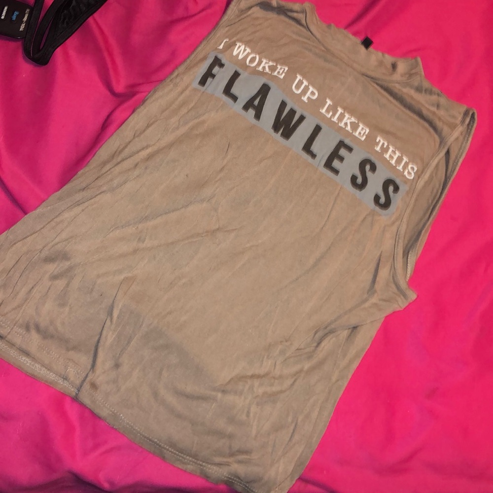 Sleeveless shirt